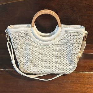 Malibu Skye purse/cross body white